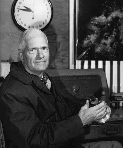 Amos Hoff in 1967, the year of his retirement